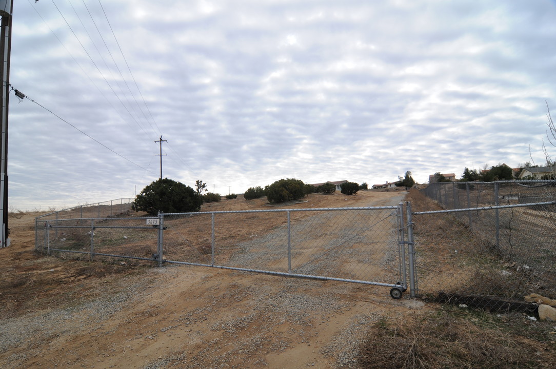 3675 Highway 138 in Pinon Hills, CA - Building Photo