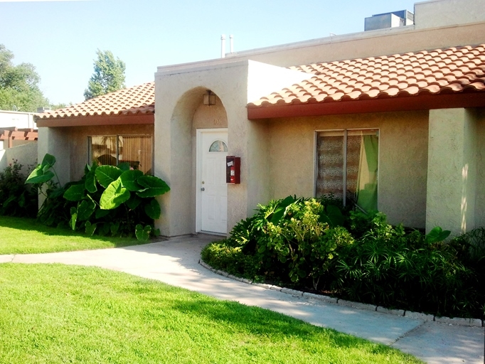 6 Townhouses in San Bernardino, CA - Foto de edificio