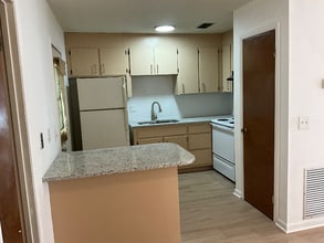 283 SW Leisure Dr in Lake City, FL - Foto de edificio - Building Photo