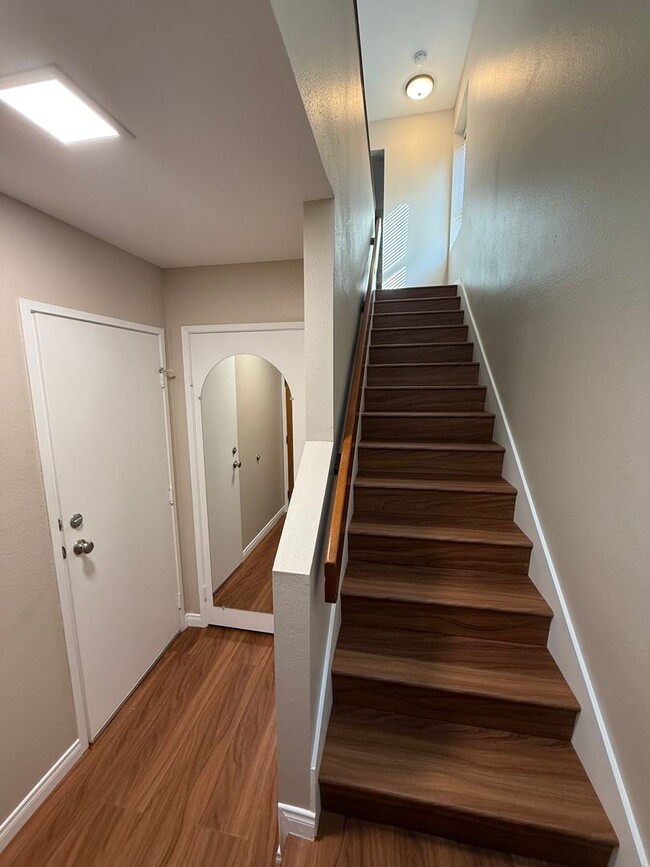 6116 Calle Mariselda in San Diego, CA - Building Photo - Building Photo