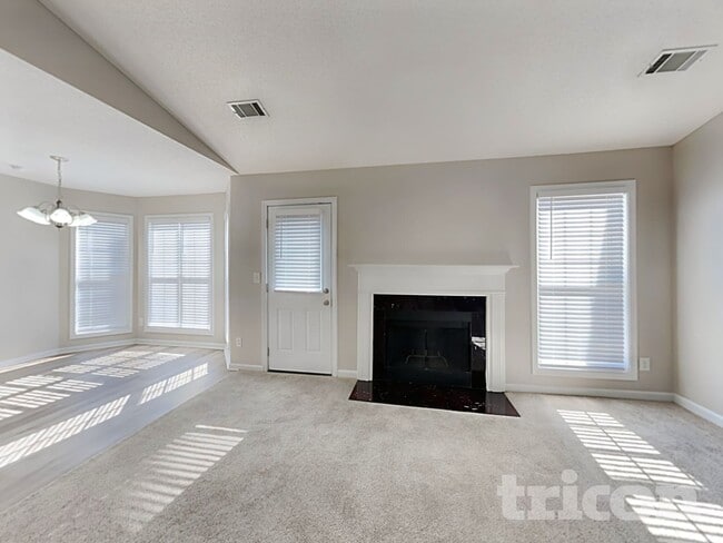 208 Ravenwood Ct in Bethlehem, GA - Foto de edificio - Building Photo