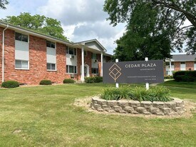 Cedar Plaza Apartments in Cedarburg, WI - Building Photo