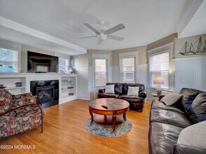 106 10th Ave in Belmar, NJ - Building Photo - Building Photo