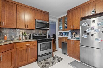 61 Lyon St in New Haven, CT - Building Photo - Building Photo