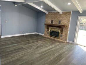 229 Travis Ln in Hewitt, TX - Building Photo - Building Photo