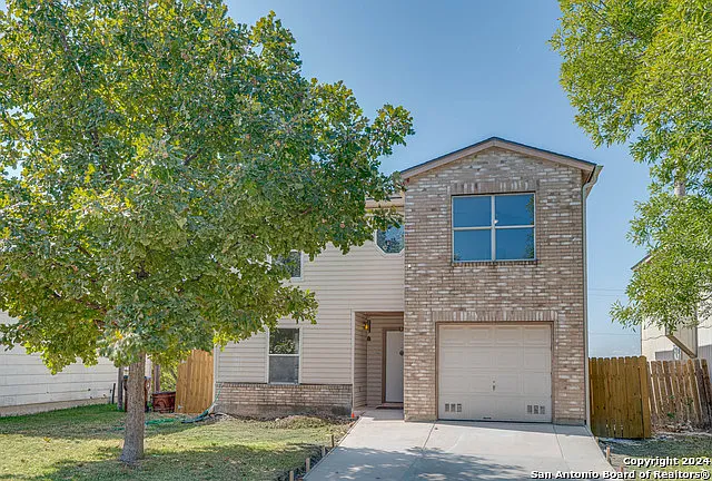 3617 Candlehead Ln in San Antonio, TX - Foto de edificio