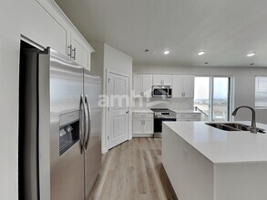 1268 W Mahogany St in Saratoga Springs, UT - Building Photo - Building Photo