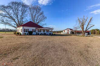 406 Mills Loop Rd in Mount Olive, NC - Building Photo - Building Photo