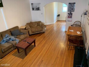 16 Gardner Rd in Brookline, MA - Building Photo - Building Photo