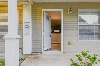 320 Chicago Ave in Valparaiso, FL - Building Photo - Building Photo