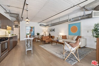 200 N San Fernando Rd in Los Angeles, CA - Building Photo - Building Photo