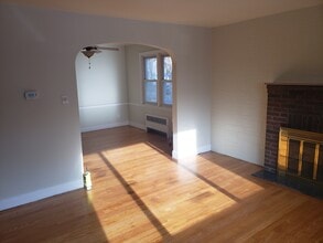 19 Maplewood Ave, Unit B in Albany, NY - Foto de edificio - Building Photo