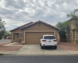 11911 W Scotts Dr in El Mirage, AZ - Building Photo