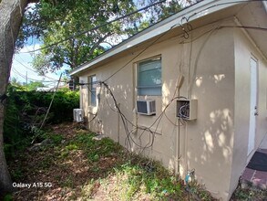 1645 NE 149th St in Miami, FL - Building Photo - Building Photo