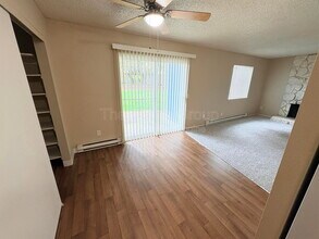 17890 SW Alexander St in Aloha, OR - Foto de edificio - Building Photo