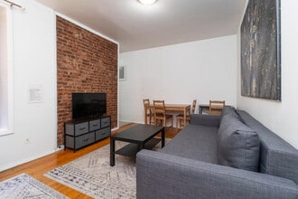1217 Park Ave in New York, NY - Building Photo - Building Photo