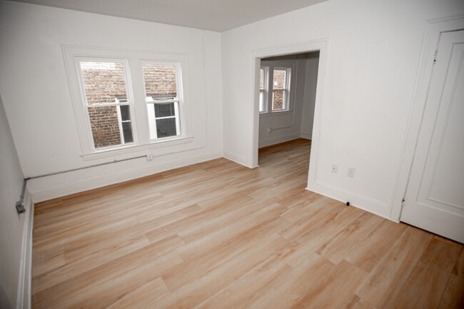 1388 W 83rd St, Unit 414 in Cleveland, OH - Building Photo - Building Photo