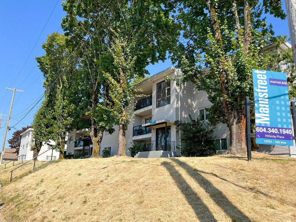 Hillside Place in Surrey, BC - Building Photo
