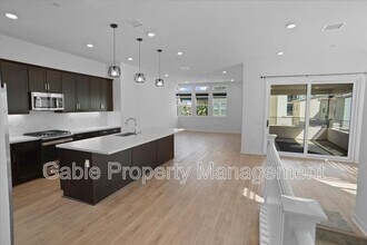 27468 Flycatcher Pl in Valencia, CA - Building Photo - Building Photo