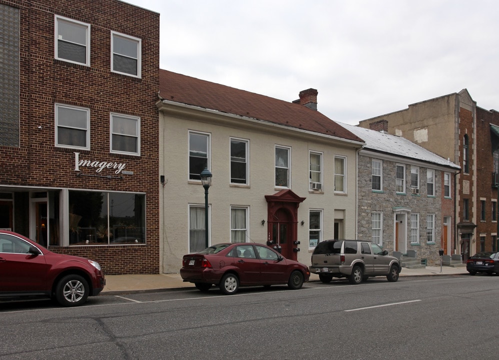 134-136 N Potomac St in Hagerstown, MD - Foto de edificio