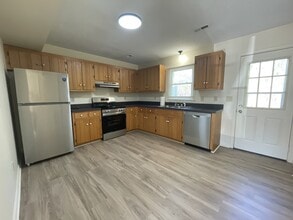 156 Cedar Crest Dr in Madison Heights, VA - Building Photo - Building Photo