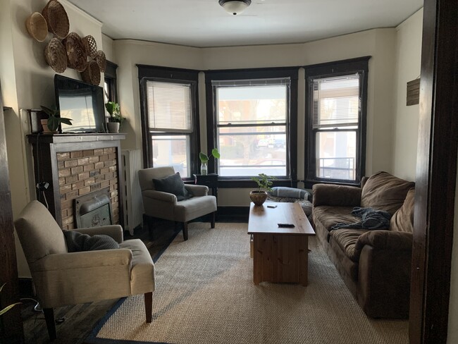 2740 N Murray Ave, Unit 2740 in Milwaukee, WI - Building Photo - Building Photo