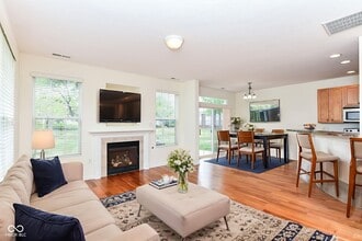 4012 Weston Pointe Dr in Zionsville, IN - Building Photo - Building Photo