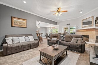 912 Emerald Dove Ave in College Station, TX - Foto de edificio - Building Photo