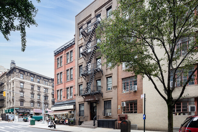 147 e 90 Street in New York, NY - Building Photo - Building Photo