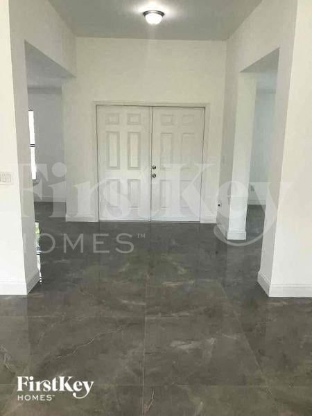 3005 3rd St SW in Lehigh Acres, FL - Building Photo - Building Photo