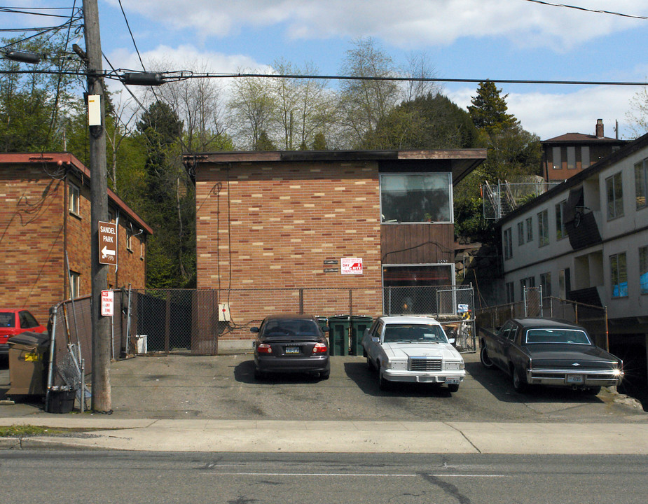 9038 Greenwood Ave in Seattle, WA - Building Photo