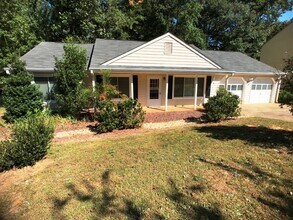 1497 Chaseway Cir in Powder Springs, GA - Building Photo - Building Photo