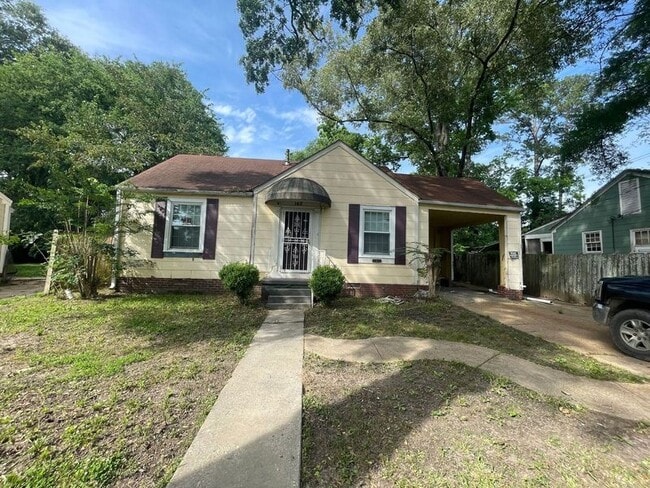 property at 148 Shadowlawn Dr