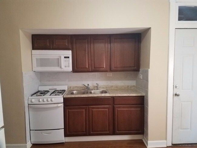 3244 S Oak Park Ave-Unit -3244-03 in Berwyn, IL - Building Photo - Building Photo