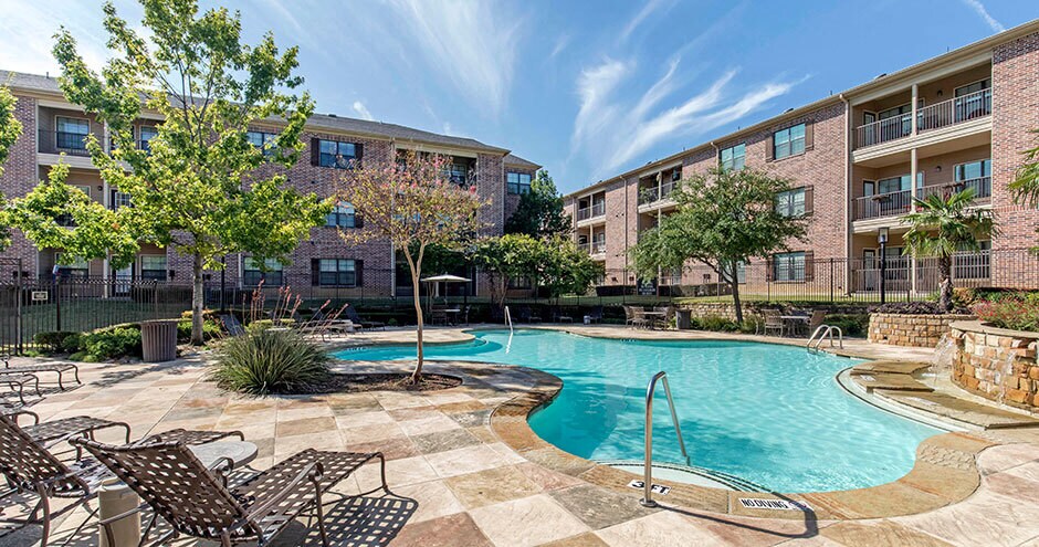 Estates at Vista Ridge Apartments in Lewisville, TX - Building Photo