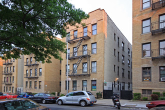 Crescent Street Apartments in Astoria, NY - Foto de edificio - Building Photo