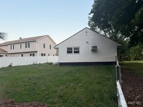1211 Stelton Rd in Piscataway, NJ - Building Photo - Building Photo