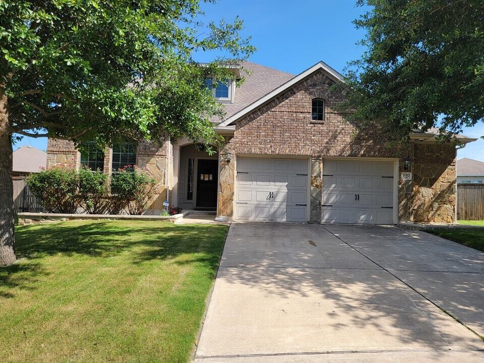 2012 Santa barbara Ct in Round Rock, TX - Building Photo