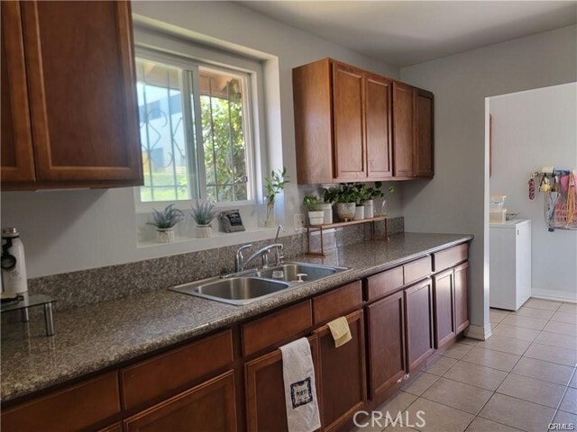 10202 S Doty Ave in Inglewood, CA - Building Photo - Building Photo