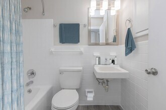 Retreat at Hermitage in Hermitage, TN - Building Photo - Building Photo