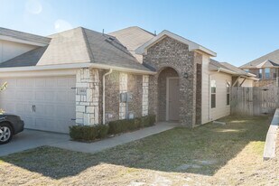 1031 Newcastle Dr in Weatherford, TX - Building Photo