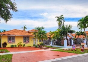13414 NW 8th St in Miami, FL - Building Photo