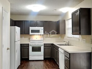 16518 Amber Field Dr in Huntersville, NC - Foto de edificio - Building Photo