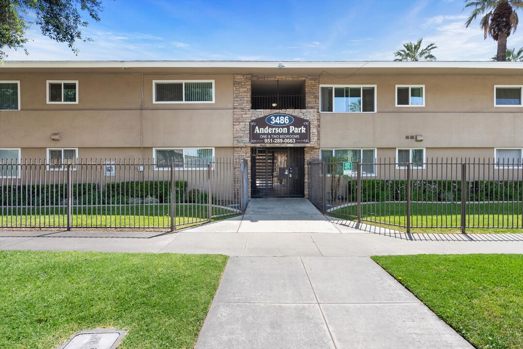 Anderson Park Apartments- Riverside, CA in Riverside, CA - Foto de edificio