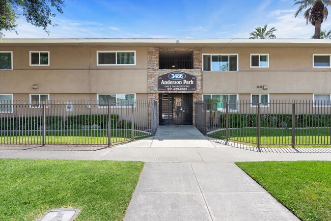 Anderson Park Apartments- Riverside, CA in Riverside, CA - Foto de edificio - Building Photo