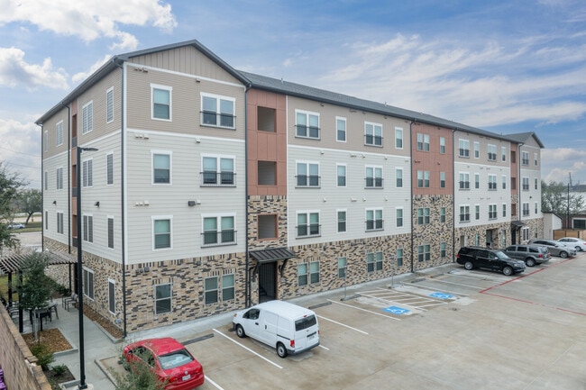 Oak Lofts Crossing in Stafford, TX - Foto de edificio - Primary Photo