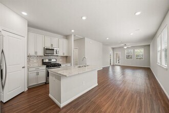 217 McFarland St in Georgetown, TX - Building Photo - Building Photo