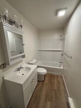 8004 Chelsea Cv N in Hopewell Junction, NY - Foto de edificio - Building Photo