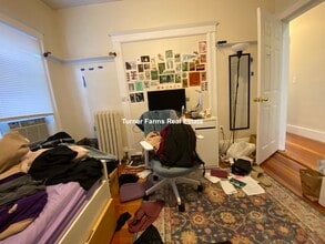 300 Boston Ave, Unit 2 in Medford, MA - Foto de edificio - Building Photo