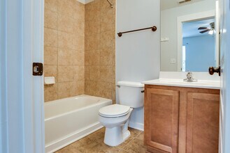 545 Swiss Ave in Nashville, TN - Foto de edificio - Building Photo